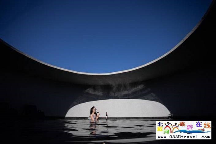 秦皇島山海間溫泉藝術(shù)中心電話18633570222