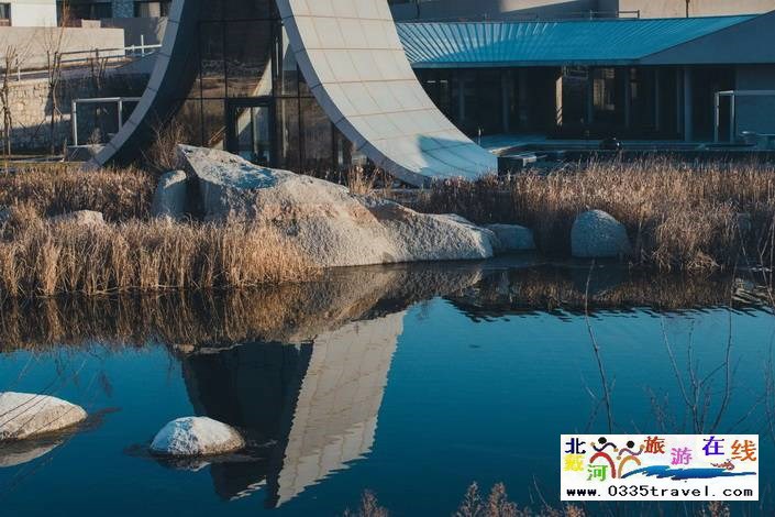 秦皇島山海間溫泉藝術中心酒店