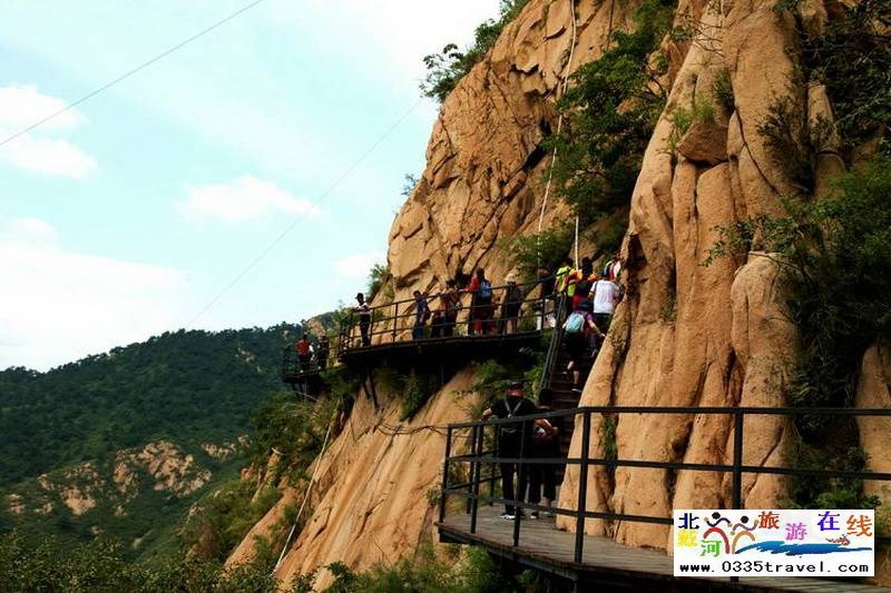 秦皇島龍云谷(俊山秀水)景區(qū)電話18633570222  15703350808