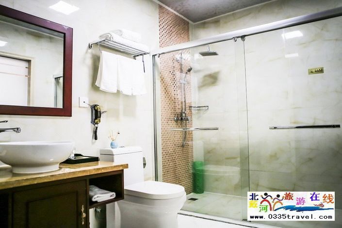 東戴河和誠(chéng)大酒店電話0335-3522588