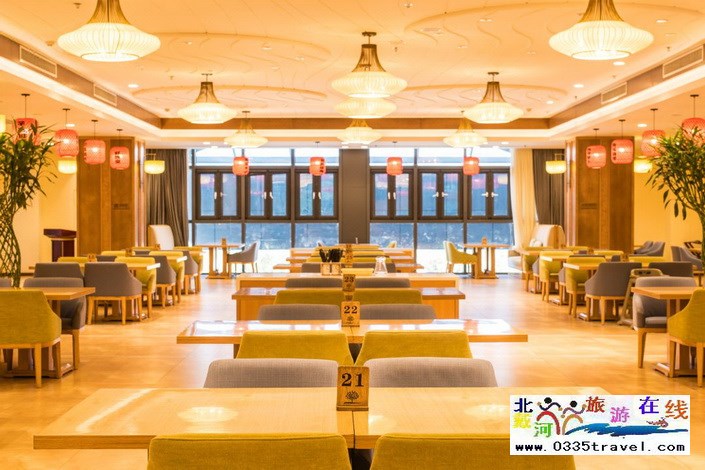 北戴河浪漫海景房車咨詢預(yù)定:15703350808  18633570222