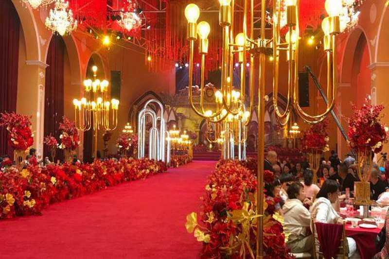 秦皇島禧宴婚禮酒店預(yù)定專線18633570222  15703350808 秦皇島禧宴婚禮酒店預(yù)定專線18633570222  15703350808