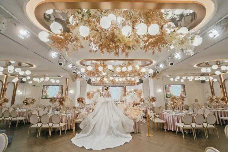 秦皇島禧宴婚禮酒店預(yù)定專線18633570222  15703350808 秦皇島禧宴婚禮酒店預(yù)定專線18633570222  15703350808