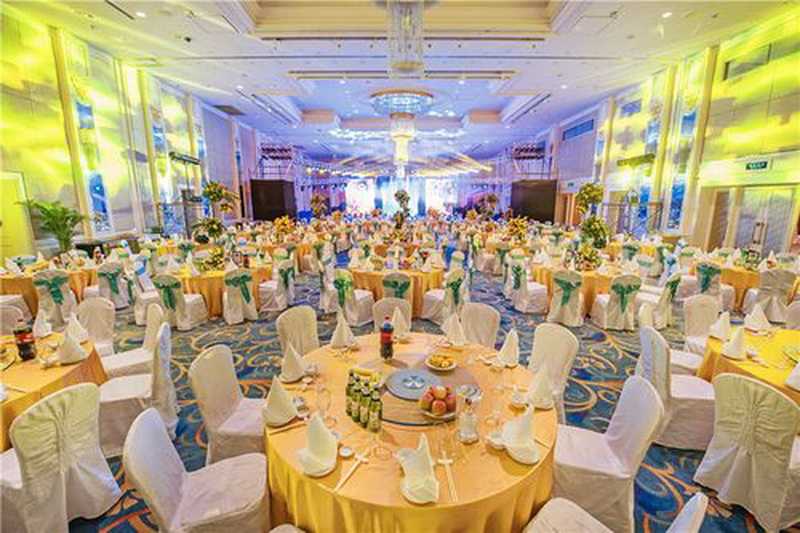 秦皇島禧宴婚禮酒店預(yù)定專線18633570222  15703350808 秦皇島禧宴婚禮酒店預(yù)定專線18633570222  15703350808